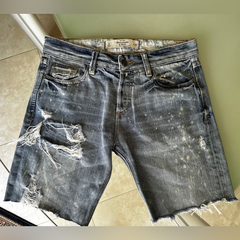 VtG Low Rise distressed Abercrombie & Fitch denim shorts